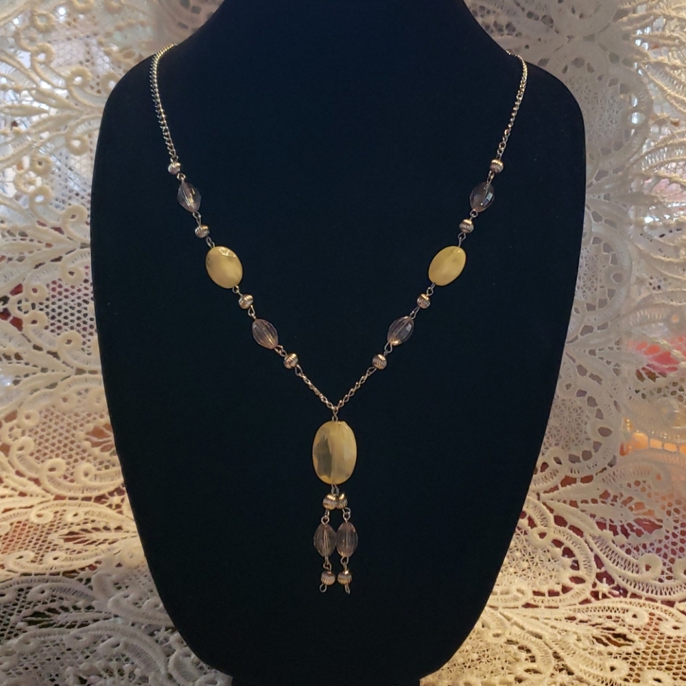 NWOT Silver tone necklace w/yellow & smoky stones!